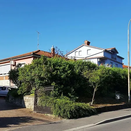 Mila Vila - Charming Apartment Near The Sea Izola Exterior photo
