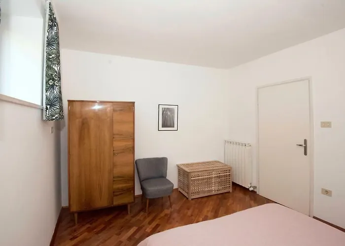 Mila Vila - Charming Apartment Near The Sea